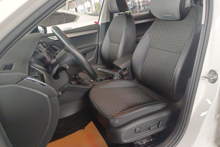 斯柯达 明锐 2018款 TSI280 DSG豪华版中控内饰19