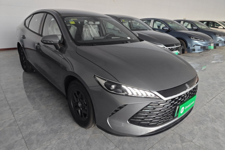 比亚迪 秦PLUS 2025款 DM-i 智驾版 55KM领先型车身外观3