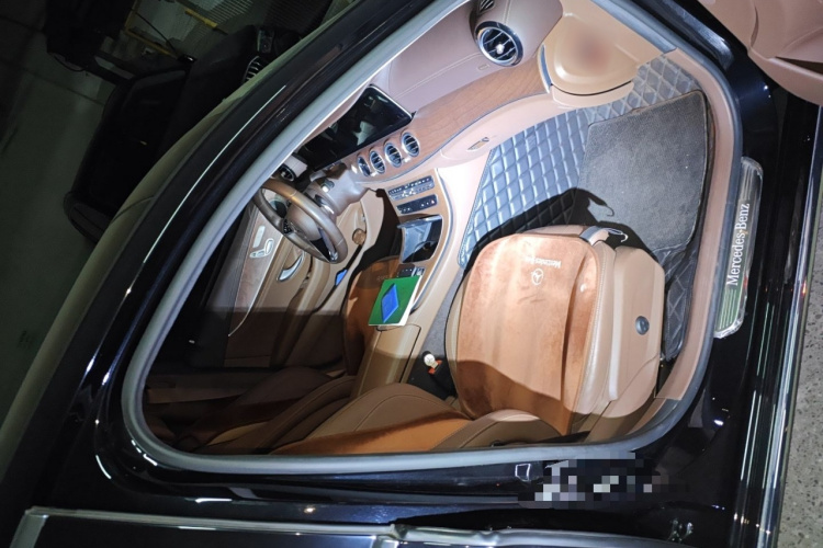 奔驰E级 2021款 E 260 L局部细节9005