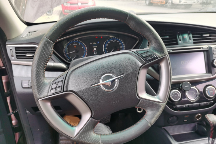 海马M6 2015款 1.5T CVT豪华型中控内饰13