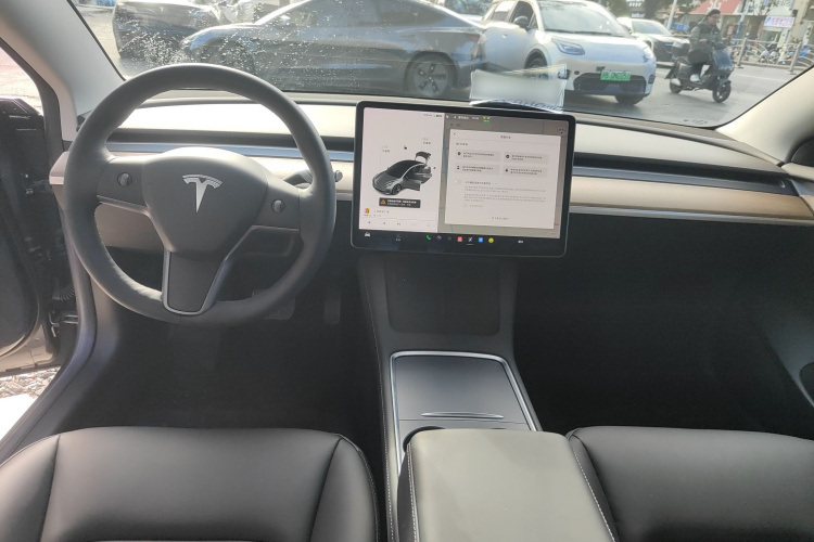特斯拉 Model 3 2021款 标准续航后驱升级版中控内饰7002