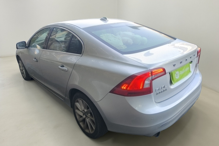 沃尔沃S60 2015款 S60L 2.0T 智远版车身外观5