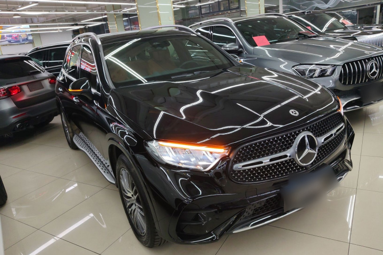 奔驰GLC 2025款 改款 GLC 300 L 4MATIC 动感型 5座车身外观3