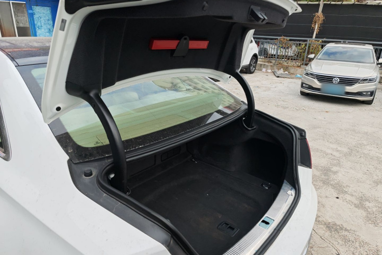 奥迪A8 2013款 A8L 45 TFSI quattro舒适型局部细节23