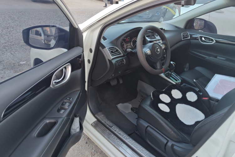 日产 轩逸 2019款 1.6XV CVT智联尊享版 国V中控内饰20