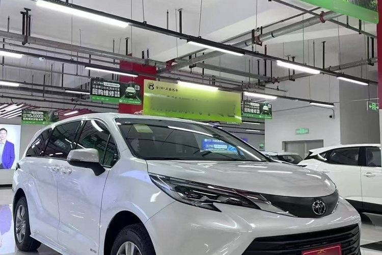 丰田 赛那SIENNA 2024款 2.5L混动 舒适版车身外观6004