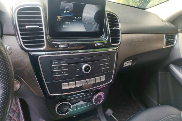 奔驰GLE 2016款 GLE 320 4MATIC 动感型局部细节16