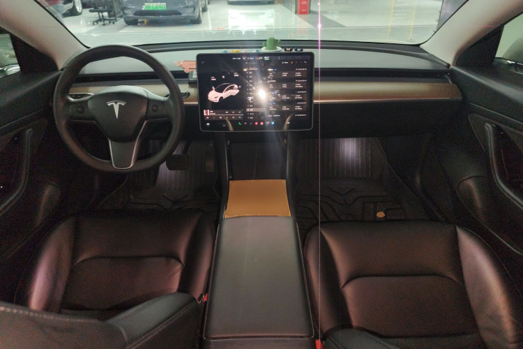特斯拉 Model 3 2020款 长续航后轮驱动版中控内饰12