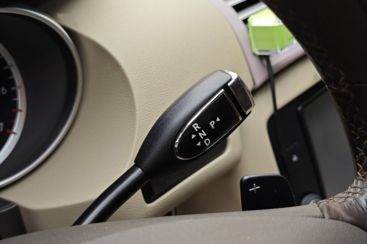 奔驰R级 2014款 R 320 4MATIC 豪华型中控内饰7006