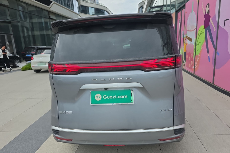 腾势D9 2022款 DM-i 970 四驱旗舰型车身外观6