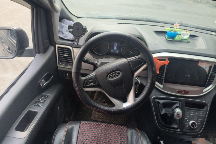 江淮瑞风 瑞风M4 2018款 2.0L 手动速运版中控内饰13