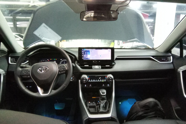 丰田 RAV4荣放 2024款 2.0L CVT两驱风尚Plus版中控内饰7002
