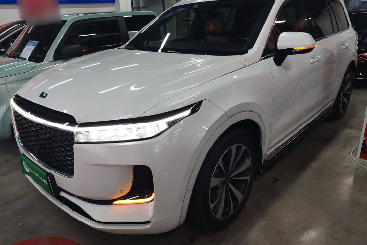 理想汽车 理想ONE 2021款 增程6座版车身外观1