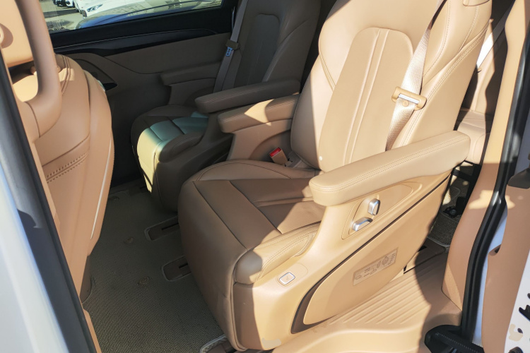 别克GL8 2021款 ES陆尊 653T 豪华型中控内饰21