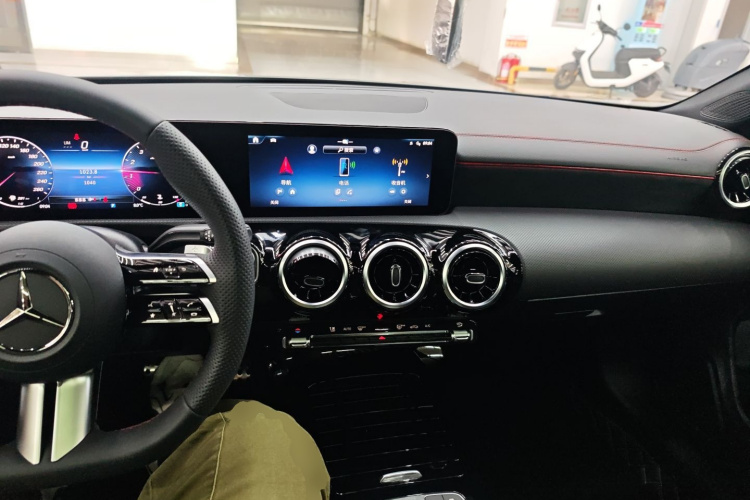 奔驰CLA 2026款 CLA 200 猎跑车中控内饰12