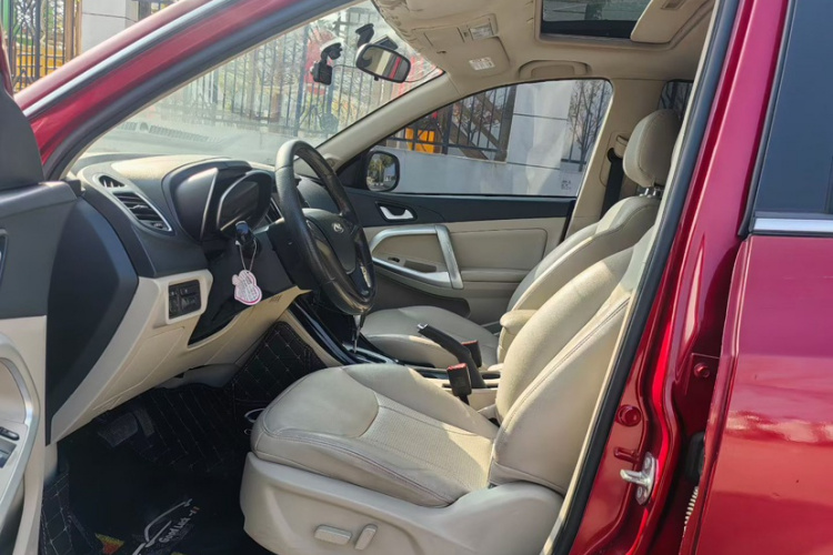 奇瑞 瑞虎5 2014款 2.0L CVT家尊版车身外观6007