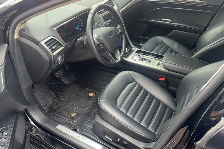 福特 蒙迪欧 2020款 EcoBoost 180 时尚型中控内饰7002