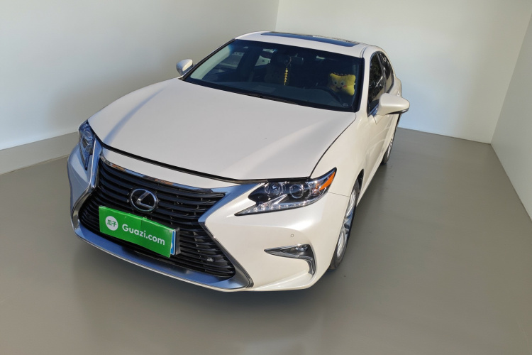 雷克萨斯ES 2015款 200 精英版车身外观1