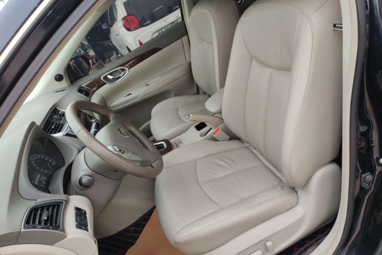 日产 轩逸 2012款 1.6XL CVT豪华版中控内饰19