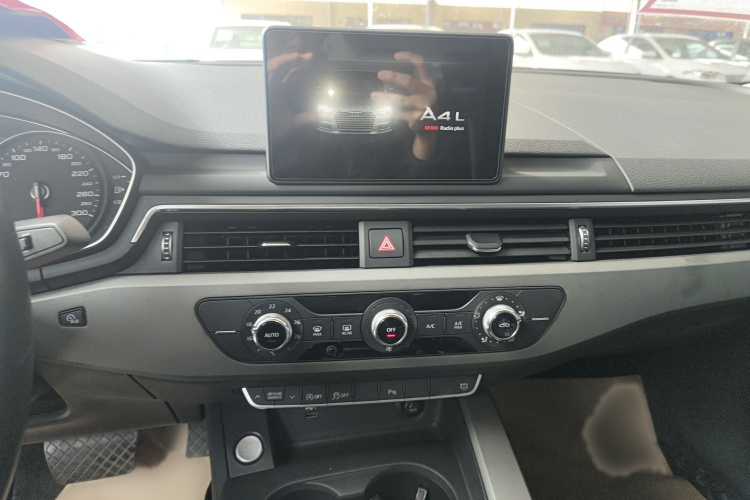 奥迪A4L 2019款 40 TFSI 进取型 国VI局部细节16