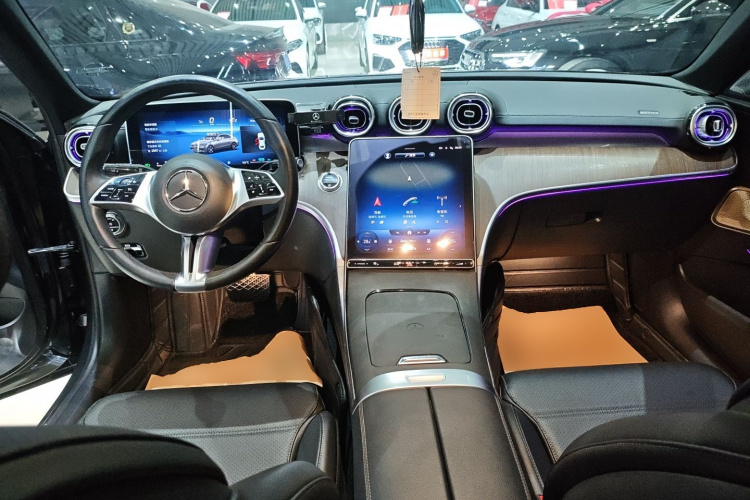 奔驰C级 2022款 C 260 L中控内饰12