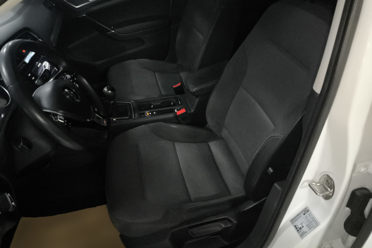 大众 高尔夫 2018款 230TSI 手动舒适型中控内饰19