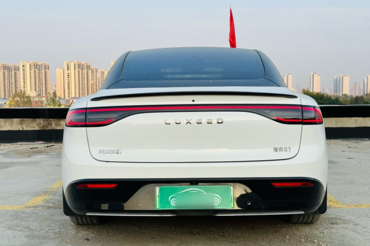 鸿蒙智行 智界S7 2024款 Ultra 四驱旗舰版车身外观6004