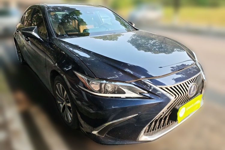 雷克萨斯ES 2020款 300h 卓越版车身外观3