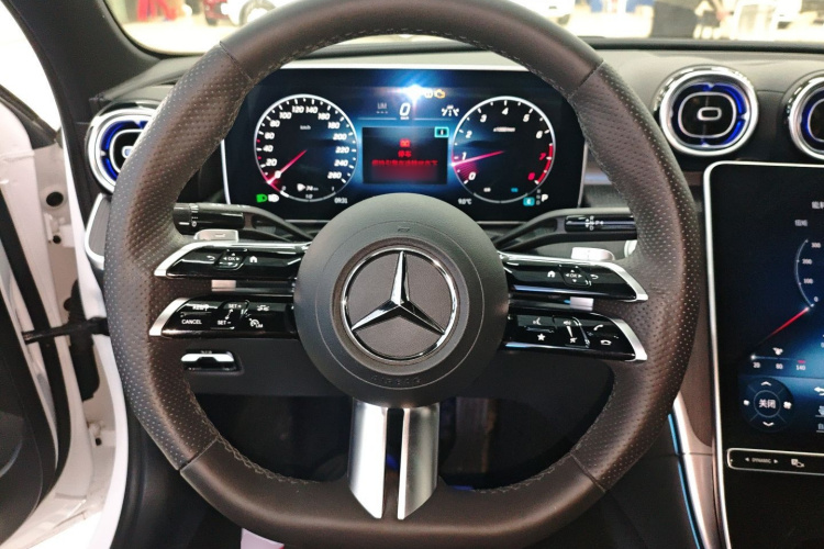 奔驰C级 2023款 改款 C 260 L 运动版局部细节13