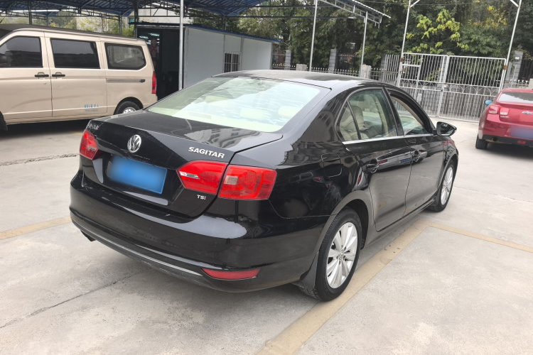 大众 速腾 2014款 改款 1.4TSI 自动豪华型车身外观7