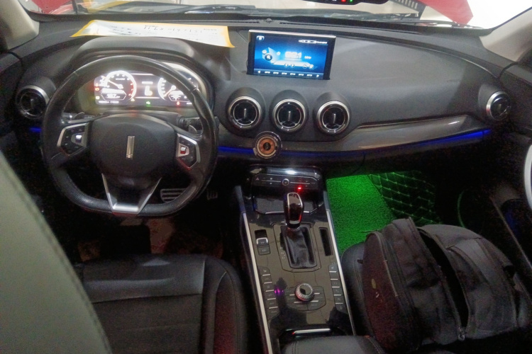 魏牌 VV7 2017款 2.0T 旗舰型中控内饰7002