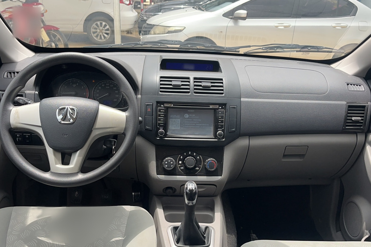 北汽威旺M20 2014款 1.5L实用型BJ415A中控内饰7004