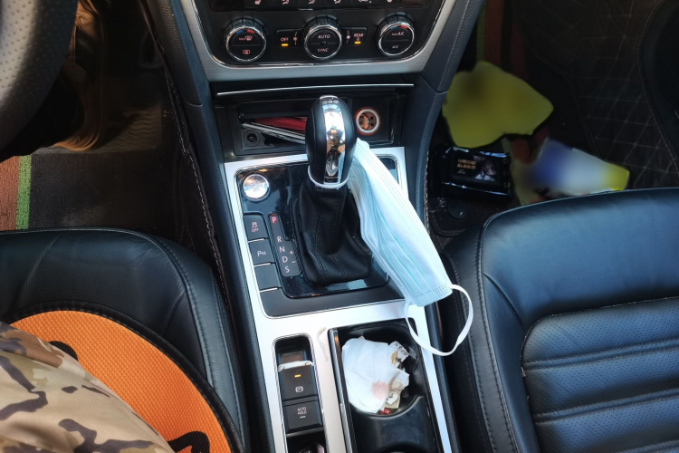 大众 帕萨特 2015款 1.8TSI DSG御尊版局部细节18