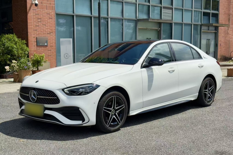 奔驰C级 2024款 C 260 L 皓夜运动版车身外观1