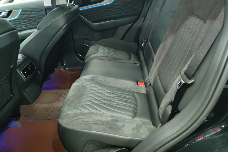 红旗HS5 2022款 改款 2.0T 智联旗享版中控内饰21