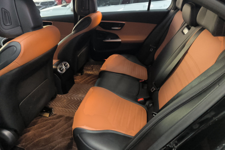 奔驰C级 2022款 C 260 L 运动版中控内饰21