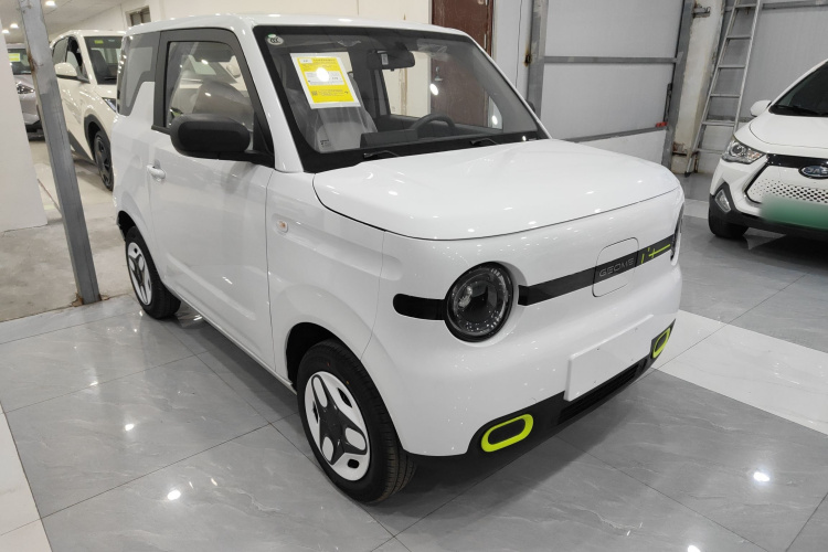 吉利银河 熊猫 2025款 210km 元气熊车身外观3