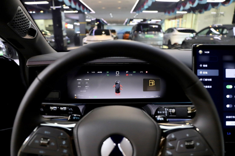 腾势Z9GT 2024款 1100四驱Max首发版中控内饰7007