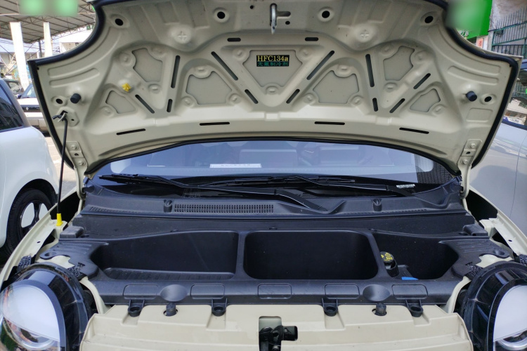 长安启源 长安Lumin 2023款 301km 蜜沁款机舱底盘24