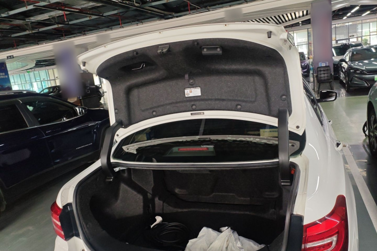 比亚迪 秦新能源 2017款 1.5T 尊贵型机舱底盘23