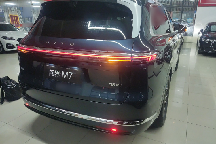 鸿蒙智行 问界M7 2026款 增程 Max四驱版 5座车身外观7