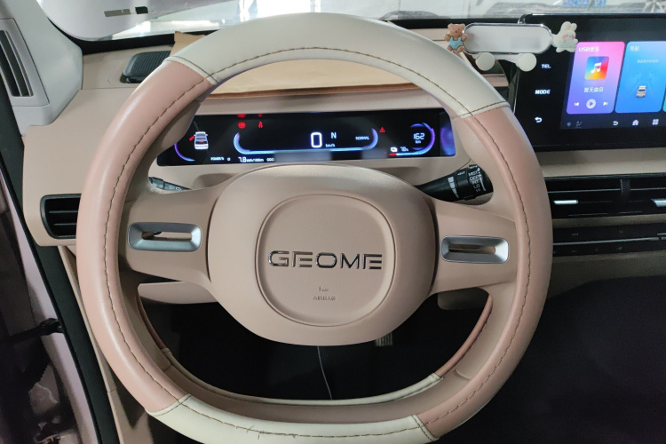 吉利银河 2023款 熊猫mini 200km 耐力熊中控内饰13