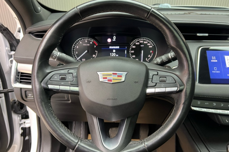 凯迪拉克XT4 2020款 改款 28T 两驱领先型中控内饰7002