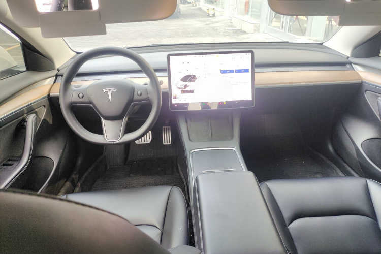 特斯拉 Model 3 2022款 Performance高性能全轮驱动版中控内饰7002