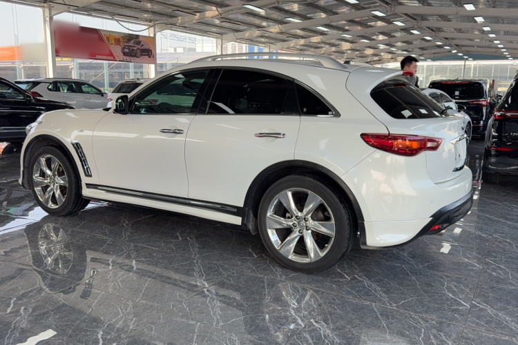 英菲尼迪FX 2011款 FX35 标准版车身外观6006