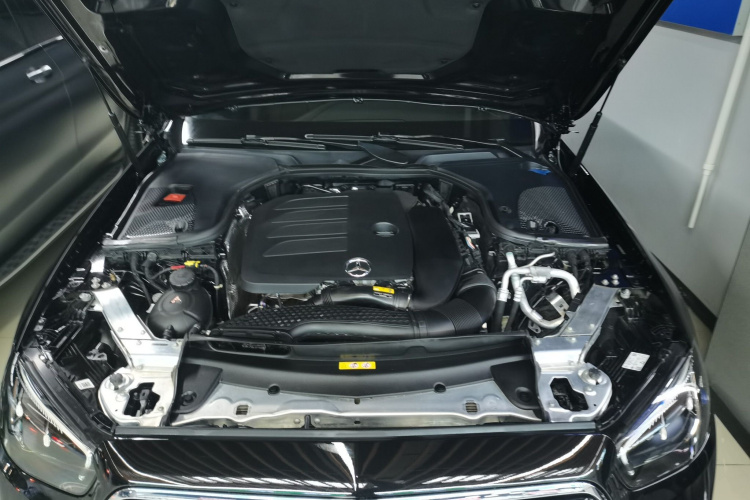 奔驰E级 2023款 改款 E 300 L 豪华型局部细节24