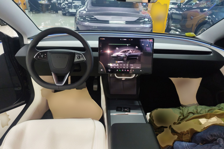 特斯拉 Model 3 2023款 长续航全轮驱动版中控内饰12