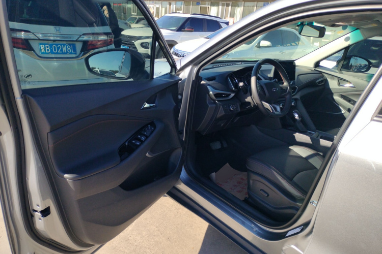 雪佛兰 沃兰多 2020款 轻混 Redline 530T 自动纵享版（5+2款）中控内饰7003