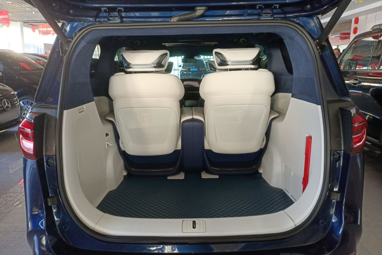 别克GL8 2020款 Avenir艾维亚 四座尊礼版局部细节23