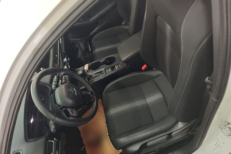 本田 思域 2023款 HATCHBACK 240TURBO CVT极锐版局部细节19